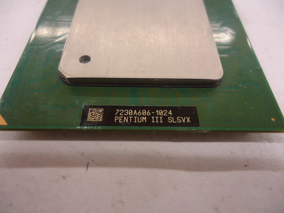 RK80530PZ014256, Intel, IC, UP, PENTIUM III, 1,3 GHZ, CMOS, Clean Pulls Foto 2 de 4