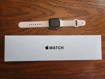 Apple Watch SE 40mm Gold Aluminum Case with Pink Sand Sport Band  (GPS, LTE)