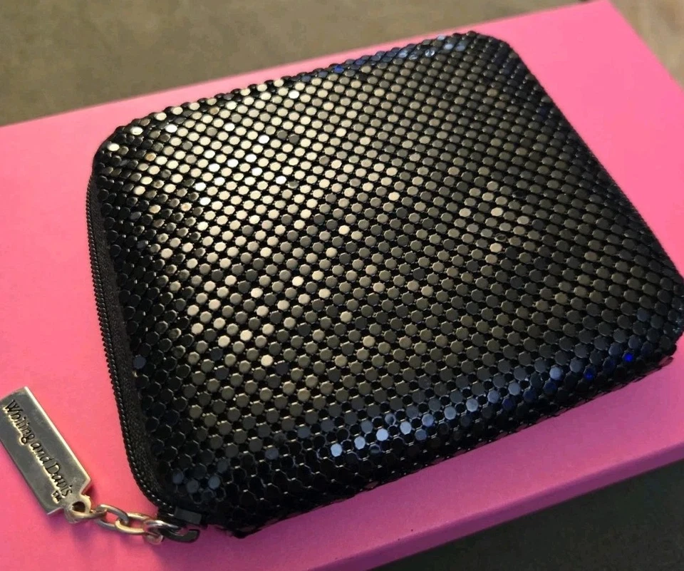 Cartera Whiting & Davis de malla negra con cremallera alrededor Foto 2 de 4