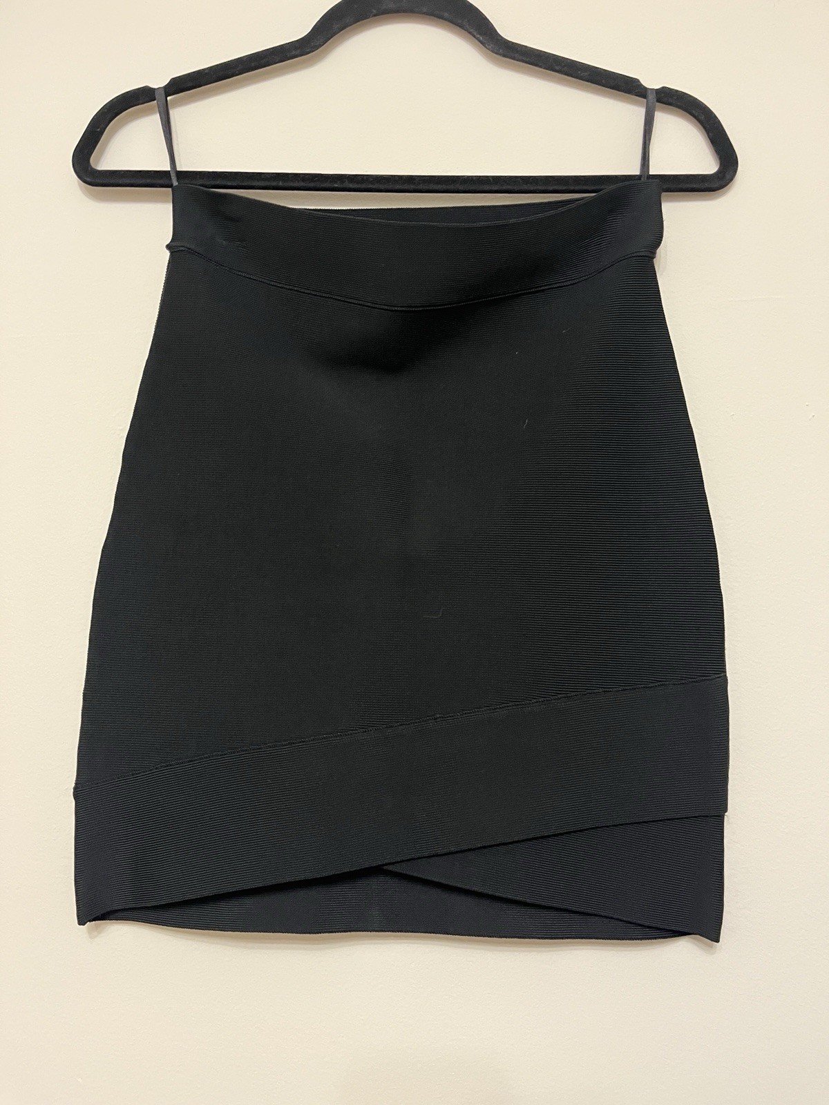 BCBGMAXAZRIA BCBG Maxazria Black Skirt Size S