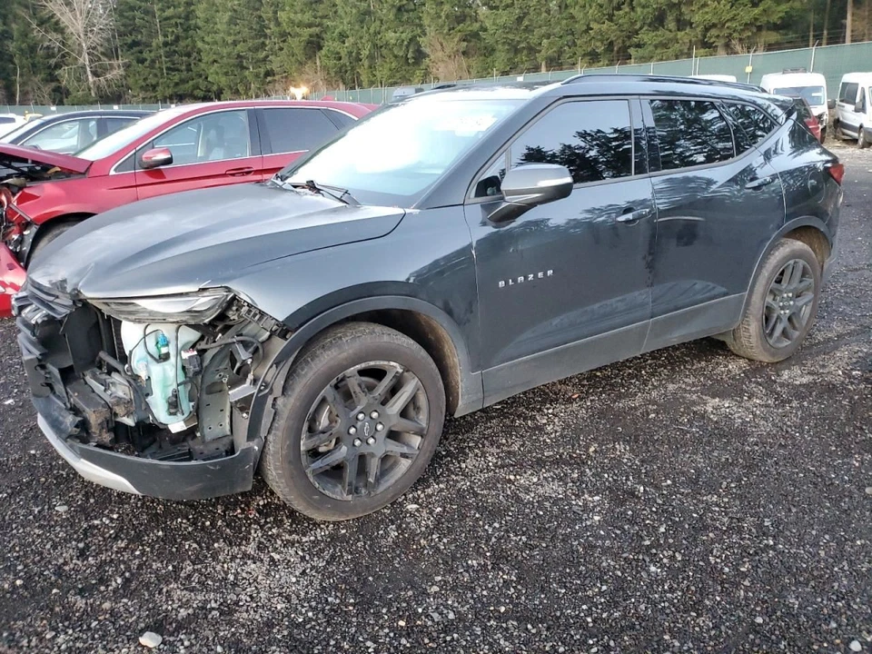Chevrolet Blazer 2020 caja de fusibles cabina Foto 2 de 4