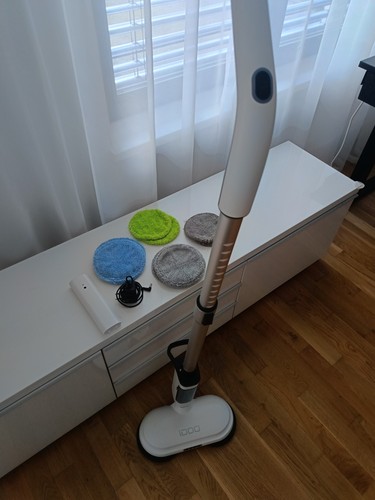 iDOO Akku-Elektro-Mopp mit Wassersprüher & LED-Scheinwerfer (Dual-Motor)