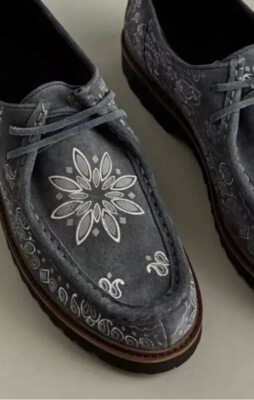 Urban Outfitters Blue Paisley Geoff Wallabee Men Soes Size  display picture 2