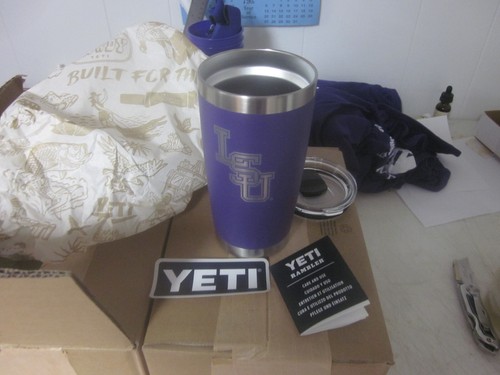 LSU BÉISBOL YETI VASO ALEX BOX ESTADIO EXCLUSIVO NUEVO con ETIQUETAS CAMPEONES NACIONALES - Imagen 2 de 9