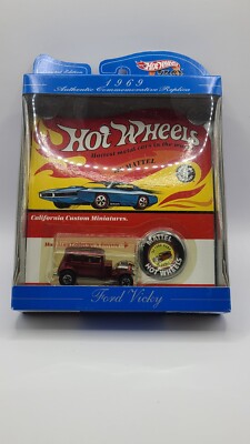 Hot Wheels 30th Anniversary 6 car lot- XT3, Large Charge, Ford Vicky, and more