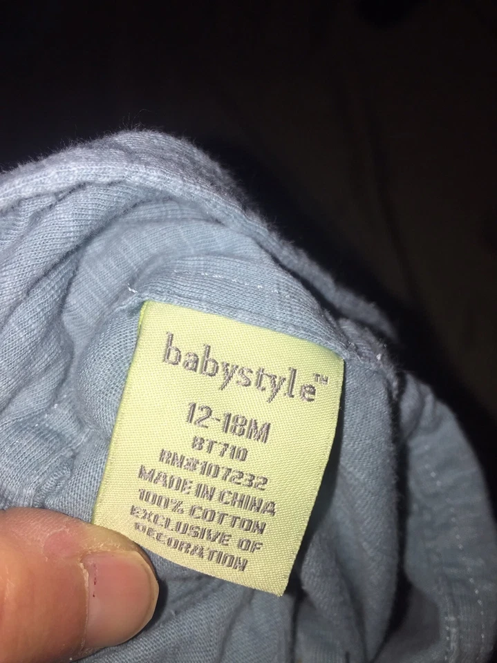 Gran estilo bebé niño pequeño talla Camiseta cuello en capas 12-18 meses. Lindo Top Foto 3 de 4