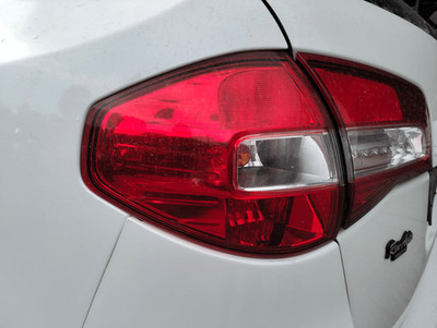 Pfostenleuchte. Ostteil. Links RENAULT KOLEOS 2.0dCi(110Kw)4x4 Dynamique SUV