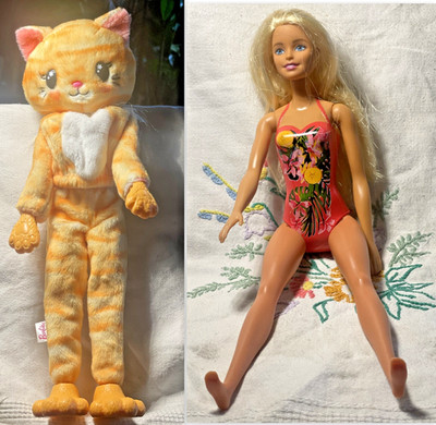 Barbie Puppe Fashion.Cutie Reveal mit Katzenkotüm-Plüschkostüm