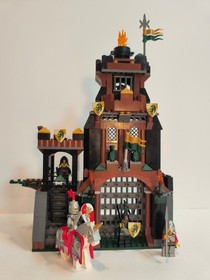 LEGO Kingdoms: Prison Tower Rescue (7947) 100% Complete. Minifigs and Manuals.