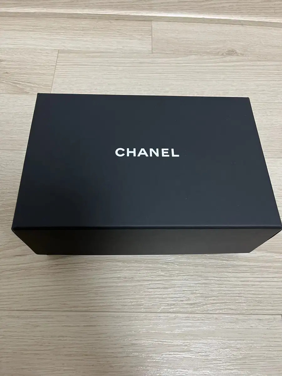 Chanel Goldball Vanity Bag Rectangular - image 2