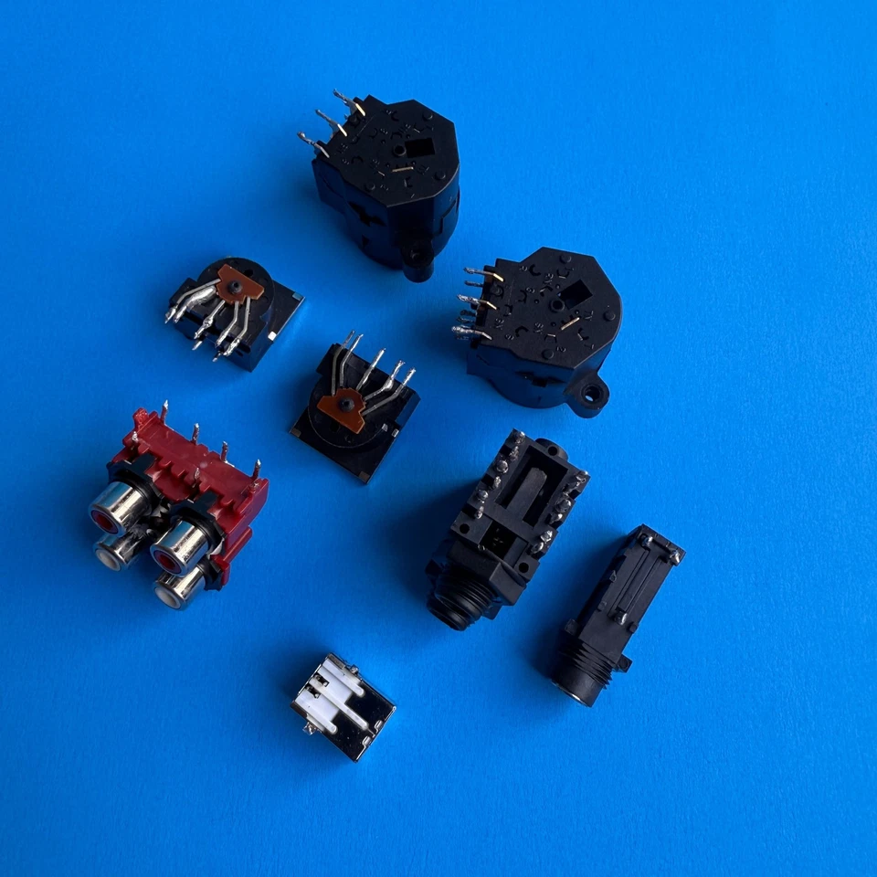 Focusrite Scarlett 2i4 1ª Generación Interfaz MIDI XLR Enchufe de Entrada USB [Seleccionar Pieza] Foto 3 de 4