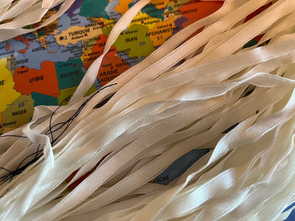 ECHEVEAU RUBAN ANCIEN 100 M VINTAGE BLANC NATUREL DOUBLE FACE - Photo 2/4