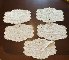 Vintage Set 5 Cut Out Embroidered Centerpiece Mats Placemat Centerpiece Doilies