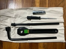 MERCEDES BENZ METRIS VAN TOOL SET WITH TOW BAR BRAND NEW