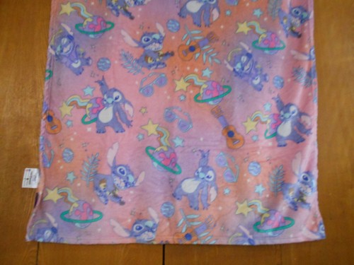 Stitch "groovy guy" soft 39 x 49 coral/ pink / purple throw blanket - Picture 4 of 8