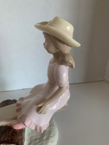Rare Collectable The Leonardo Collection Porcelain Figurine 7”Tall - Picture 7 of 12