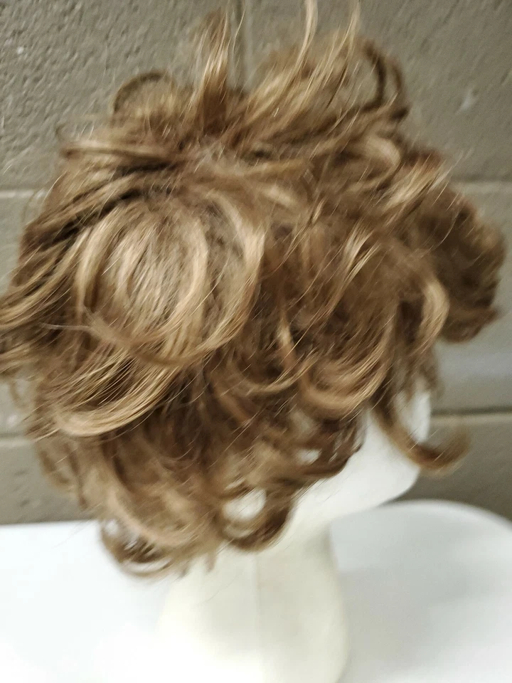 Vintage Revlon Womens Wig Pixie Cut Bob Brown Medium Konekalon (Cb8) - Image 3 of 4