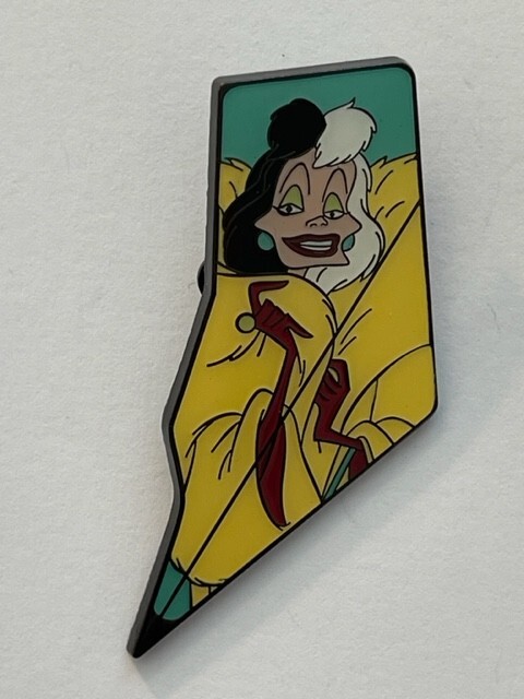 Disney Loungefly Villains Cruella Fragment Puzzle Pin (C8)