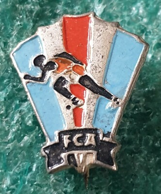 FCA - FEDERATION CUBANA ATHLETICS - OLD PIN BADGE