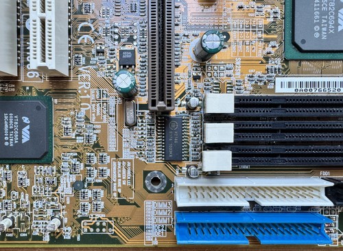 MSI MS-6309 VER 1.0 Mainboard VIA VT82C694X - Bild 8 von 17