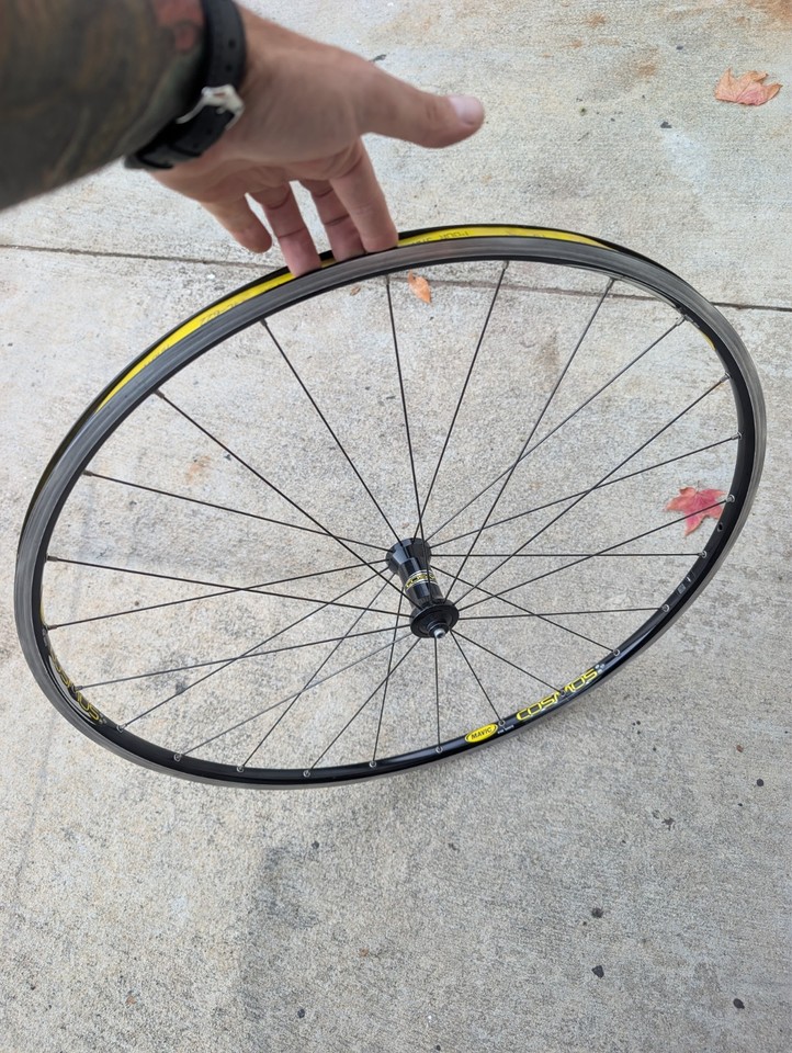 Paire De Roues Mavic Cosmos Alu Pour Vélo Route - 700c - Frein Sur Jante - Occasion Reconditionnée