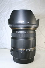 SIGMA 17-50mm F/2.8 EX DC OS HSM (for Canon EF mount). In SUPERB Condition.
