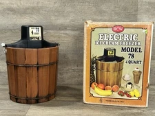 Vintage RCW Richmond Cedar Works 4 Qt Ice Cream Machine Maker 