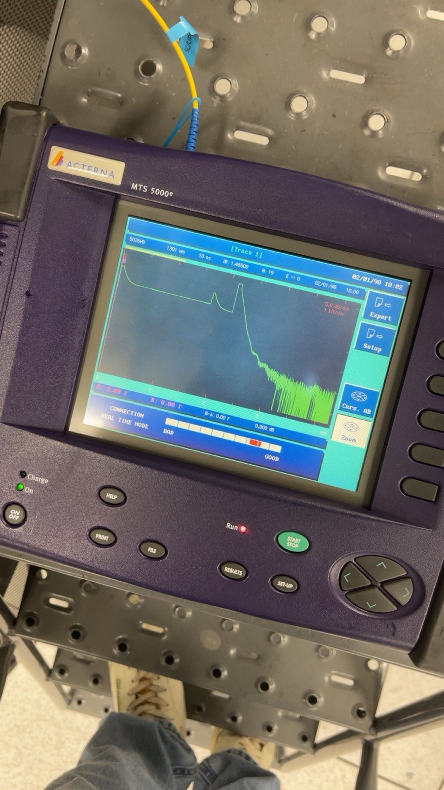Acterna JDSU MTS5000e OTDR with the battery charger.