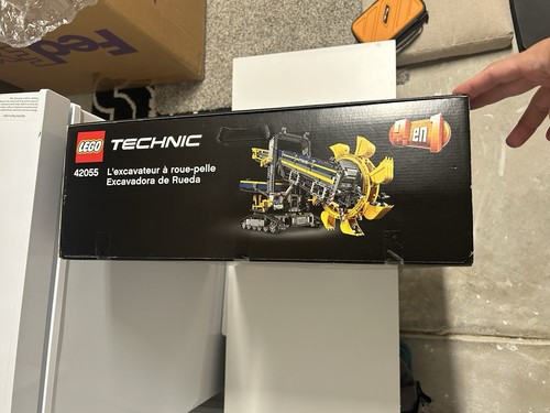 LEGO Technic Bucket Wheel Excavator (42055) - Retired, New & Sealed - Picture 3 of 8