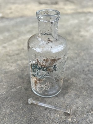WW1 British Somme Battlefield Trench Dug Parfum Flakon mit Etikett & Glastupfer
