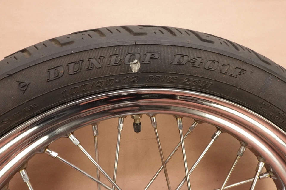 Harley-Davidson Dyna Street Bob 2007-2011 FXDBI llanta delantera Dunlop llanta rueda Foto 2 de 4