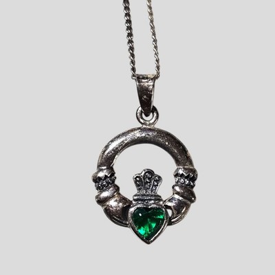 Claddaugh Anhänger Halskette natürlicher Smaragd Sterlingsilber 18 Zoll