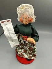 Annalee Mrs Santa Checking List Christmas Doll White Bonnet Green Dress