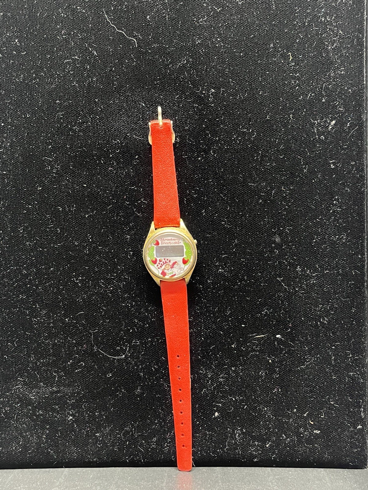 Ebay category 262346 Vintage Strawberry Shortcake Red Wrist Watch