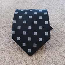 Jos A Bank Neck Tie Navy Blue Geometric All Silk USA 59"