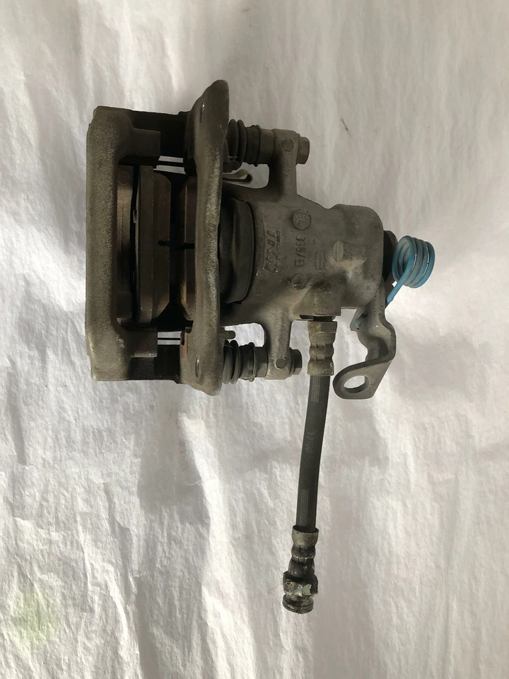 Pinza de disco de freno delantera Fiat 500 2014 1,4 L A/T lado del conductor izquierdo LH G Foto 4 de 4