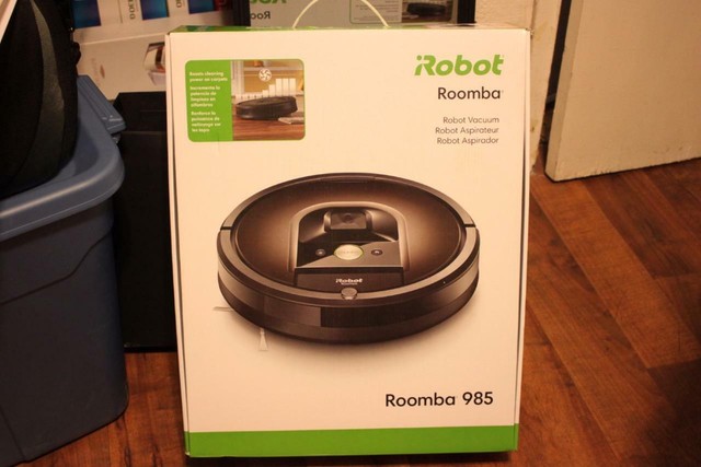 irobot roomba 985 robot vacuum