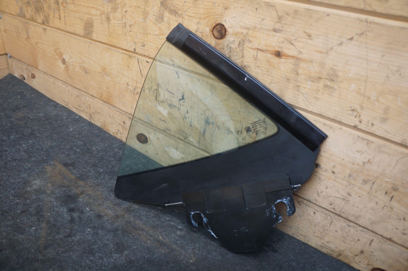 Rear Left Quarter Window Glass OEM Aston Martin DB11 Convertible 2017-21