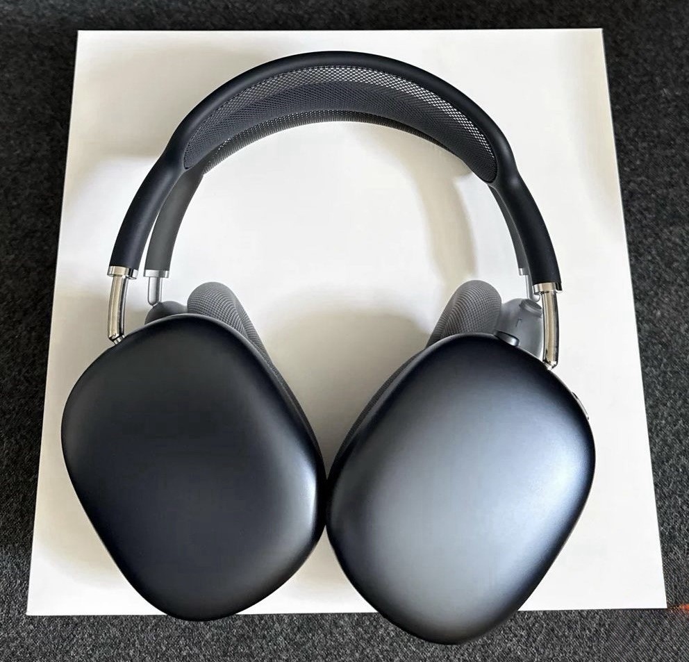 AirPods Max 2 USB-C Midnight, Comes w/ Box (2026 Model) A3454