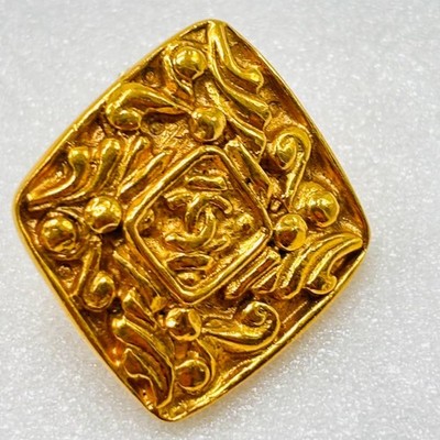 CHANEL Vintage Arabesque Coco Mark Gold Brooch Used Jewelry