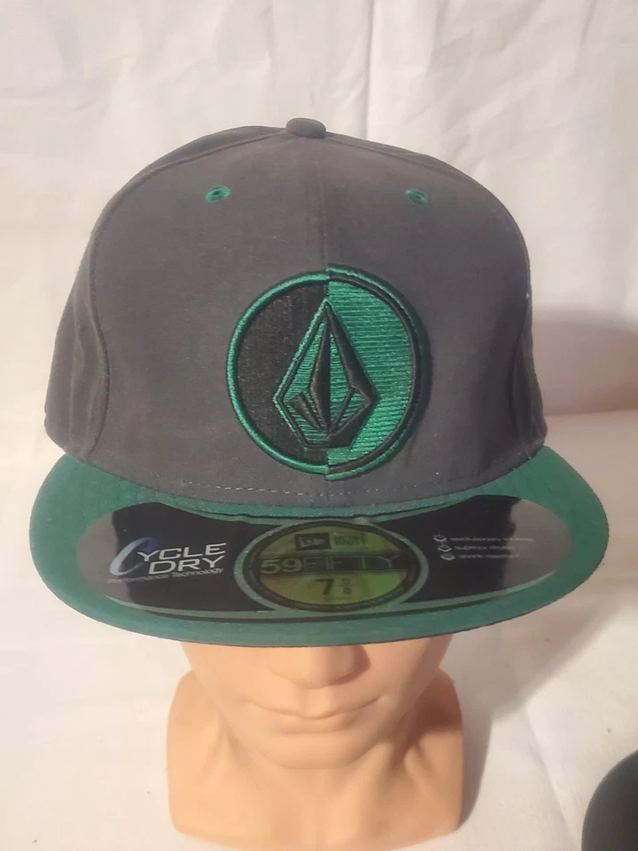 Volcom Logo New Era 59FIFTY Fitted Hat Gray Green Size 7 5/8 60.6cm... - Image 2 of 4