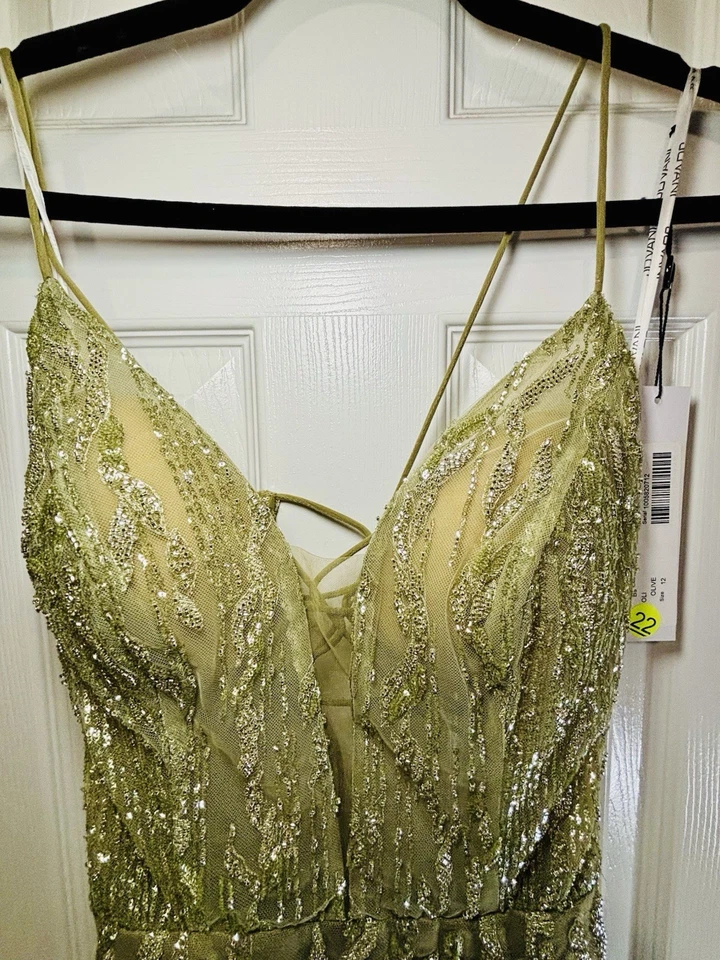 NUEVO CON ETIQUETAS JOVANI Talla 12 Vestido Formal Verde Cremallera Trasera, Forrado con Tren Pequeño Foto 3 de 4