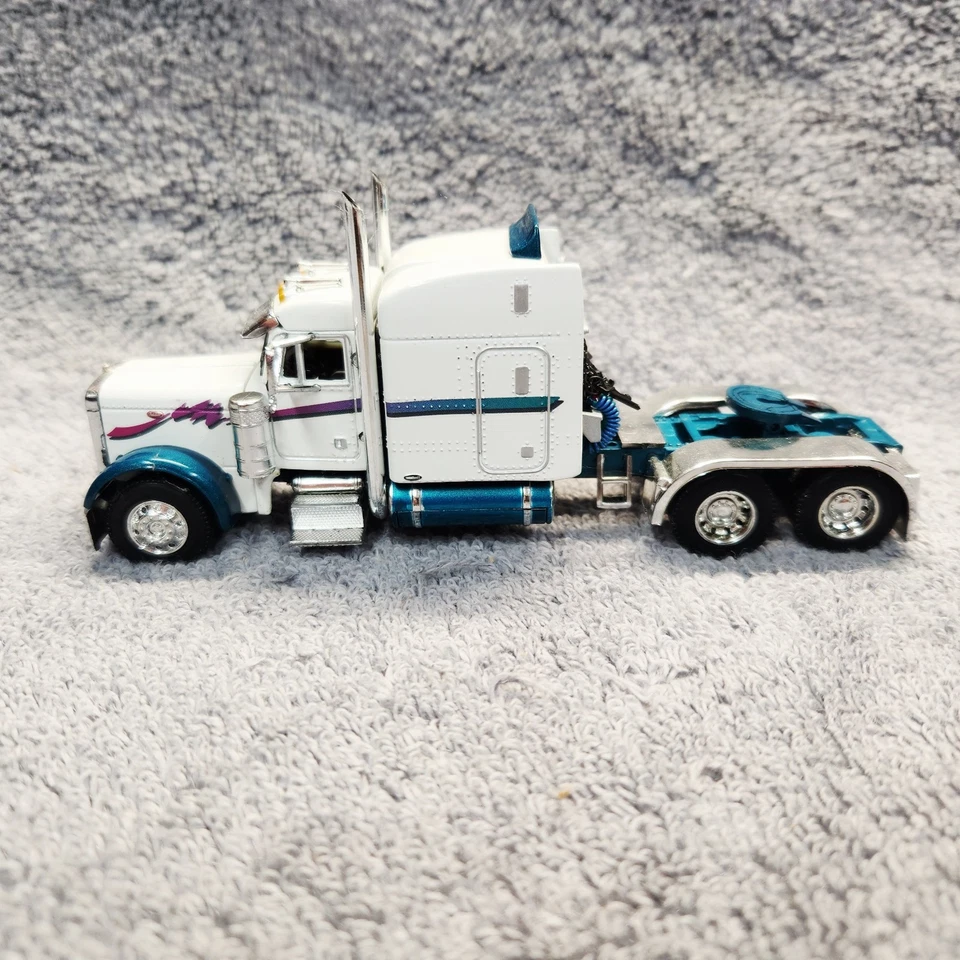 DCP Owner Operator Pete 379 With Lumber Load Trailer. #31110. With Box. - Image 2 of 4