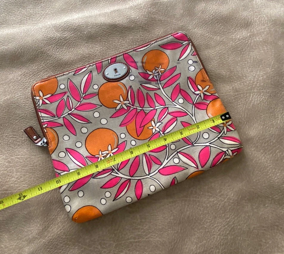 Funda Tablet Fossil Llave por Cremallera iPad 8.5” X 10.5” Vinilo Verde Lunares Foto 2 de 4