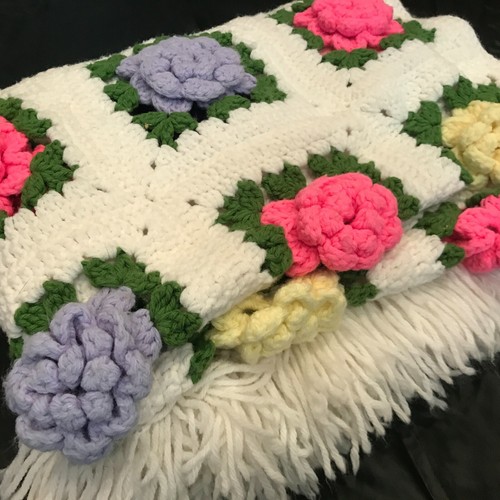 Vtg Babcia Kwadratowy afgański koc Narzuta Szydełkowa 3D Kwiat Rozeta Cottagecore - Zdjęcie 7 z 12