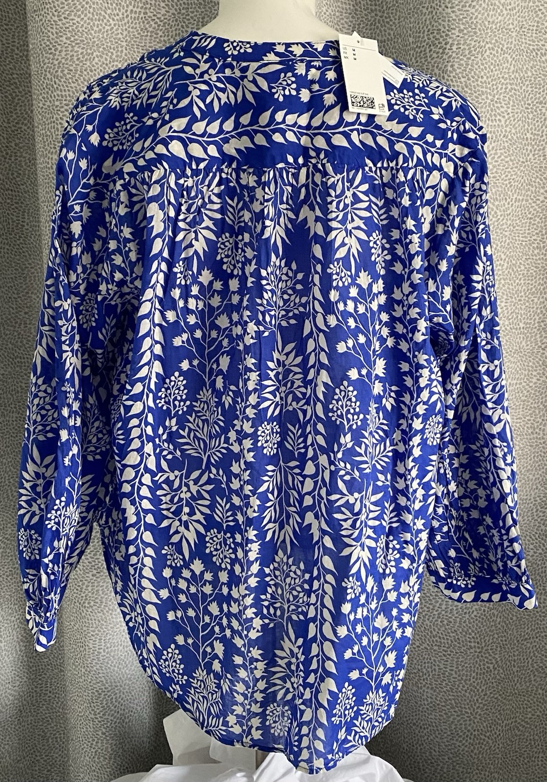 NWT H&M Floral Blue/White Blouse Shirt Top Viscose LS Relaxed Button Up Sz M thumbnail 3