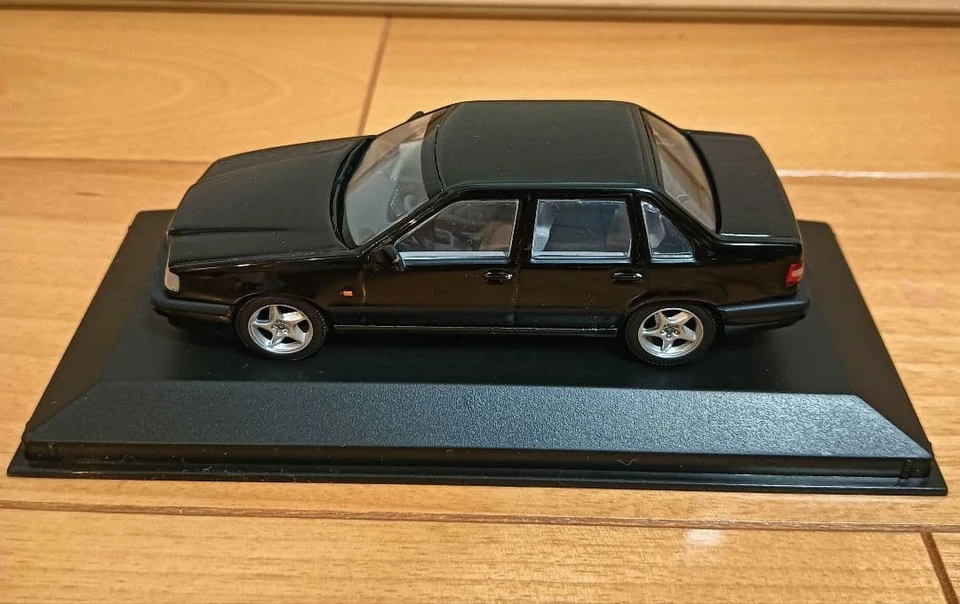 1/43 Minichamps Volvo 850 Saloon Black Model Car Collectible - Image 3 of 4