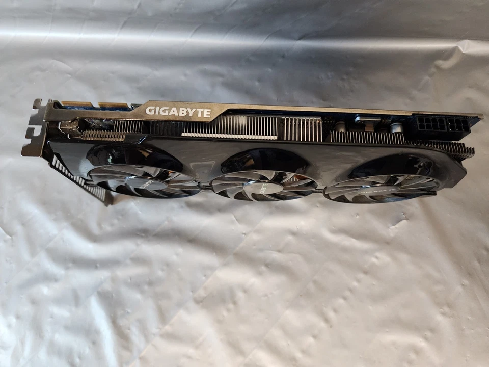 Gigabyte AMD Radeon HD 7970 (GV-R797OC-3GD) - Image 2 of 4