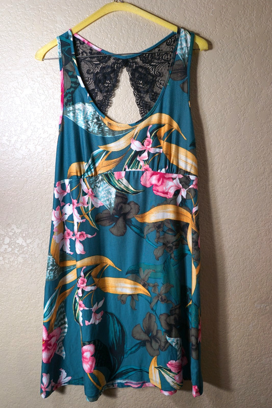 Secret Treasures L green tropical flower print sleeveless pajama gown