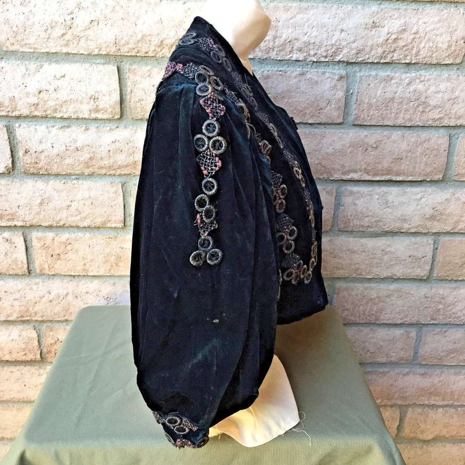 Antigua Camisa Victoriana Años 1890 Corpiño Azul Medianoche Borde Aplicado Decoración Deshuesada Foto 4 de 4